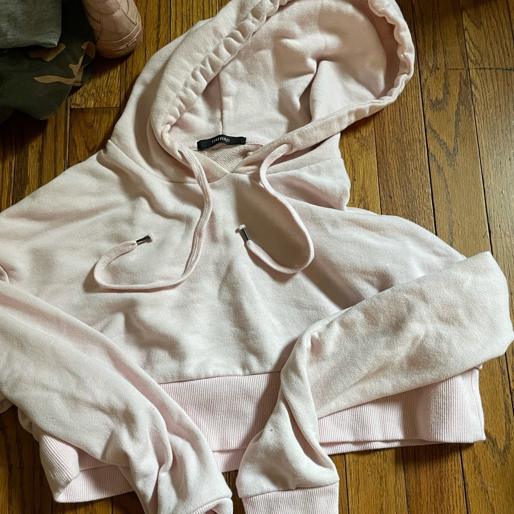 Cropped light pink hoodie